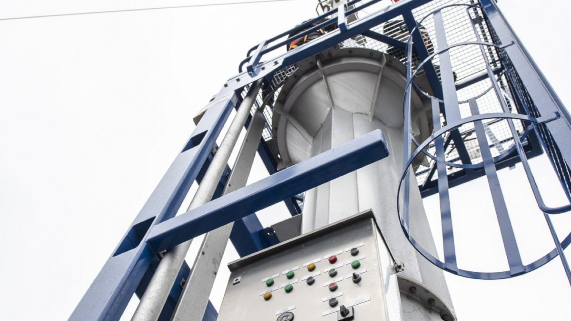 Flaring installation